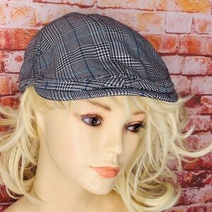 Signatures Black, White, and Blue Lightweight Cabbie Newsbot Hat